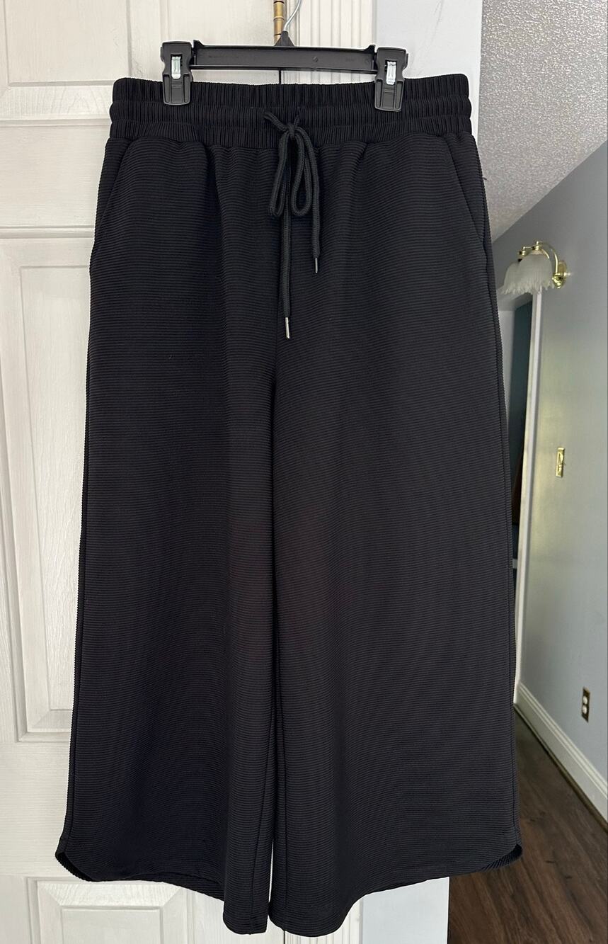 NWT Entro Cropped Textured Wide Leg Pants Black Sz M Drawstring